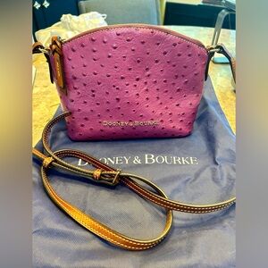 ✨EUC✨ Dooney & Burke Ostrich Ruby Crossbody